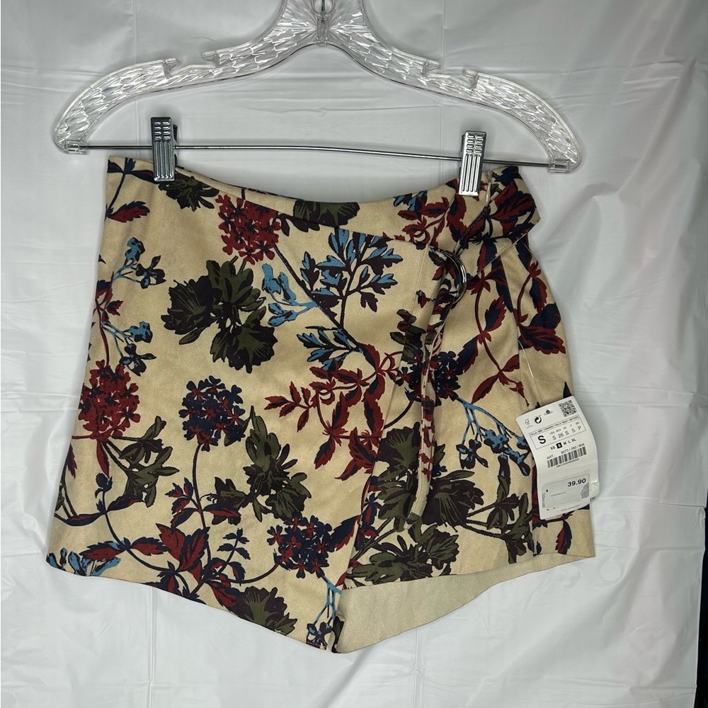 NWT Zara Basic Asymmetrical Skort Floral Suede Small